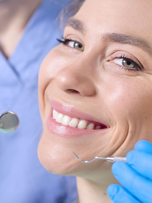 Complete Family Dentistry | Ceramic Crowns, Implant Restorations and Extractions